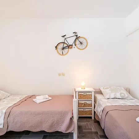 4 Bedroom Gorgeous In Holiday home Starigrad Paklenica