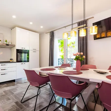 Holiday home 4 Bedroom Gorgeous In Starigrad Paklenica
