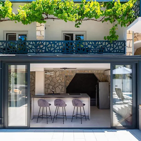 4 Bedroom Gorgeous In Holiday home Starigrad Paklenica