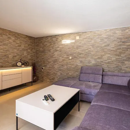 4 Bedroom Gorgeous In