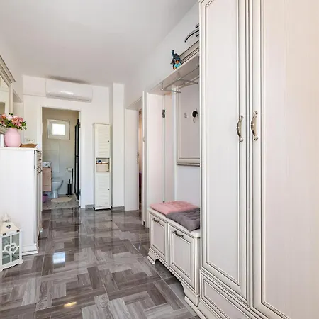 4 Bedroom Gorgeous In Holiday home Starigrad Paklenica
