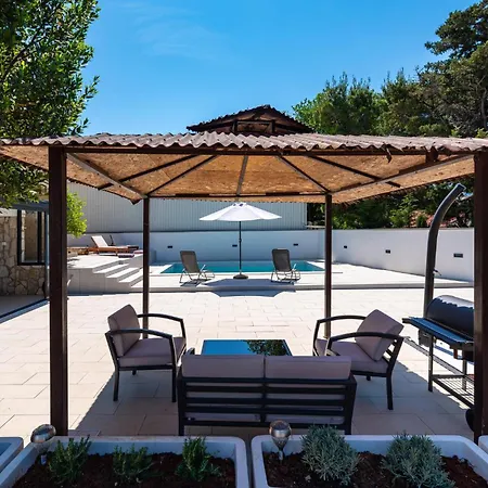 Holiday home 4 Bedroom Gorgeous In *